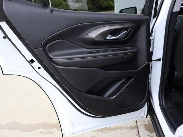 Photo of 2022 Summit White GMC Terrain