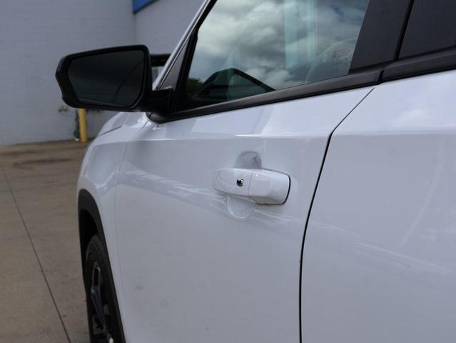 Photo of 2022 Summit White GMC Terrain
