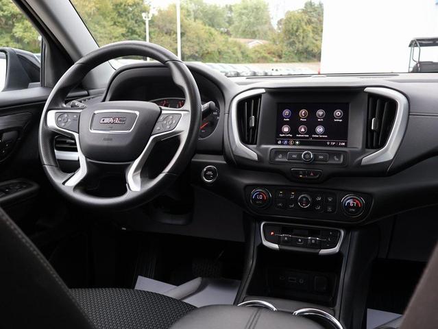 Photo of 2022 Summit White GMC Terrain