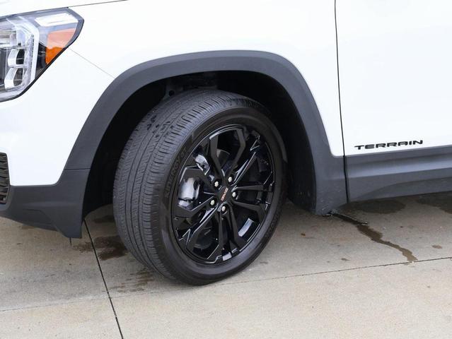 Photo of 2022 Summit White GMC Terrain