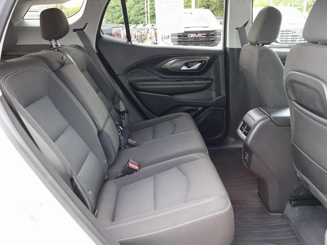 Photo of 2022 Summit White GMC Terrain