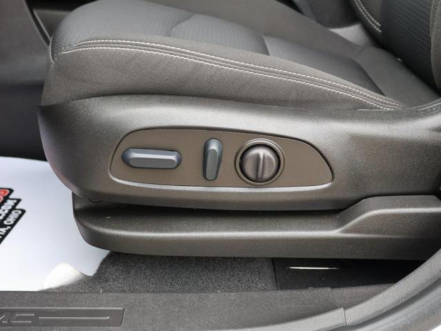 Photo of 2022 Summit White GMC Terrain