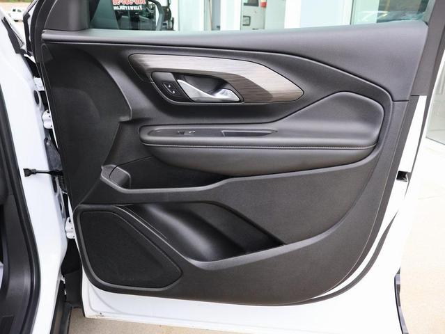 Photo of 2022 Summit White GMC Terrain