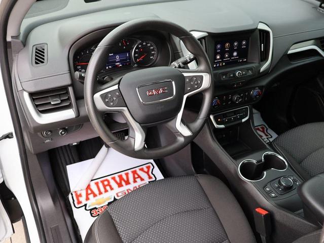 Photo of 2022 Summit White GMC Terrain