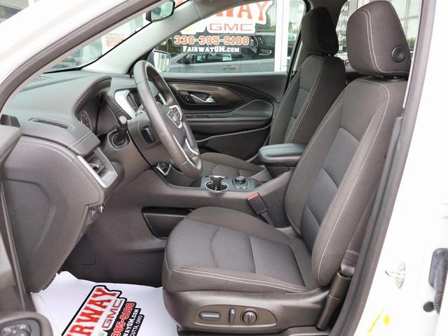 Photo of 2022 Summit White GMC Terrain