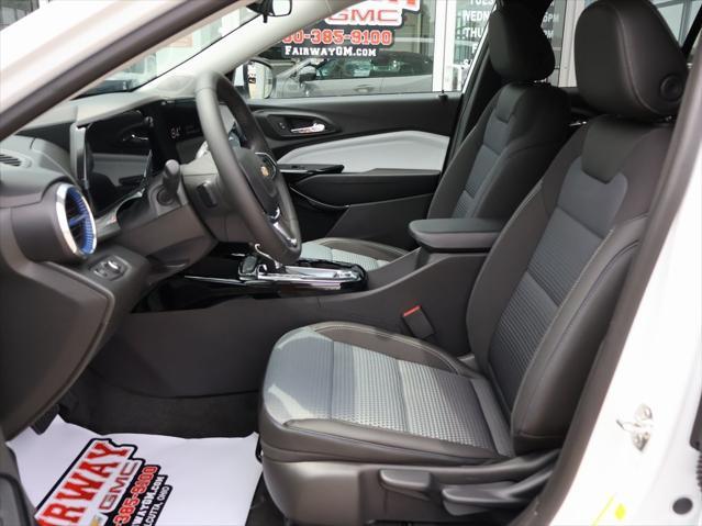 Photo of 2025 Summit White Chevrolet Trax