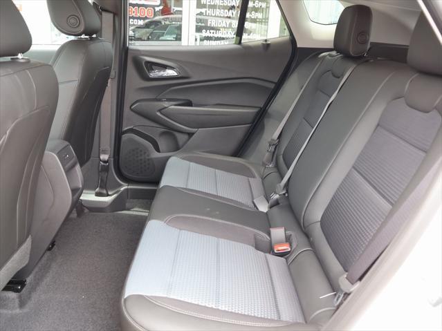 Photo of 2025 Summit White Chevrolet Trax