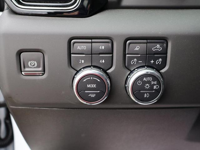 Photo of 2025 Summit White GMC Sierra 2500