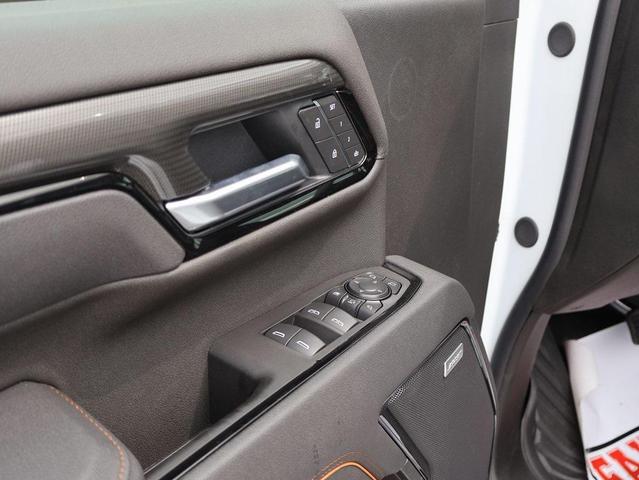 Photo of 2025 Summit White GMC Sierra 2500