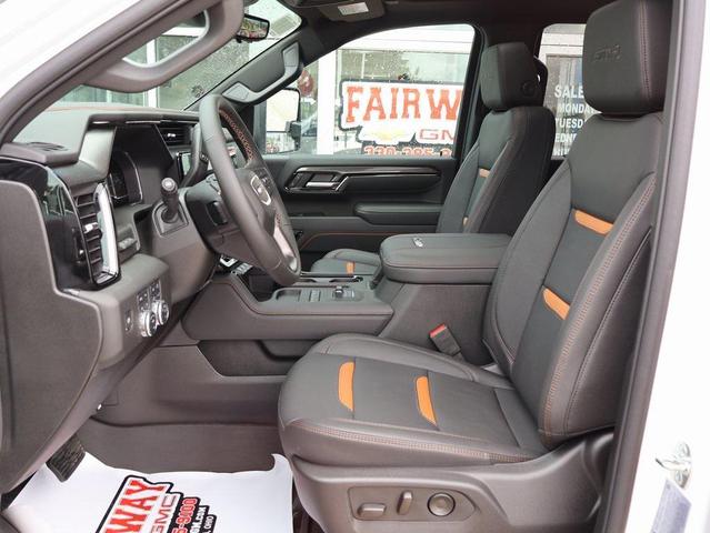 Photo of 2025 Summit White GMC Sierra 2500