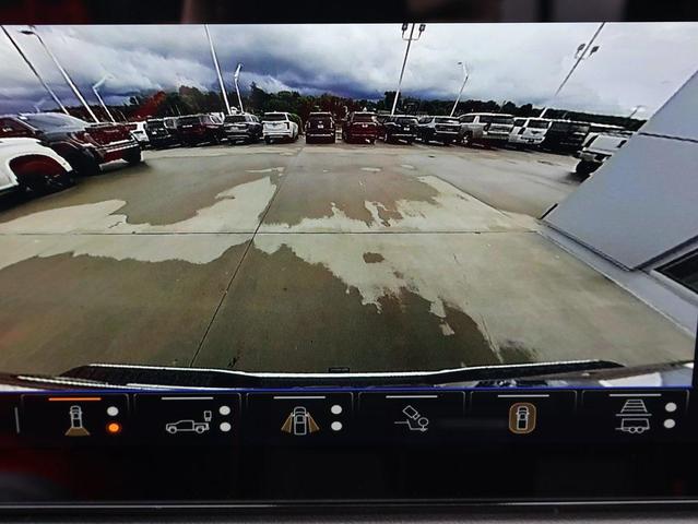 Photo of 2025 Summit White GMC Sierra 2500