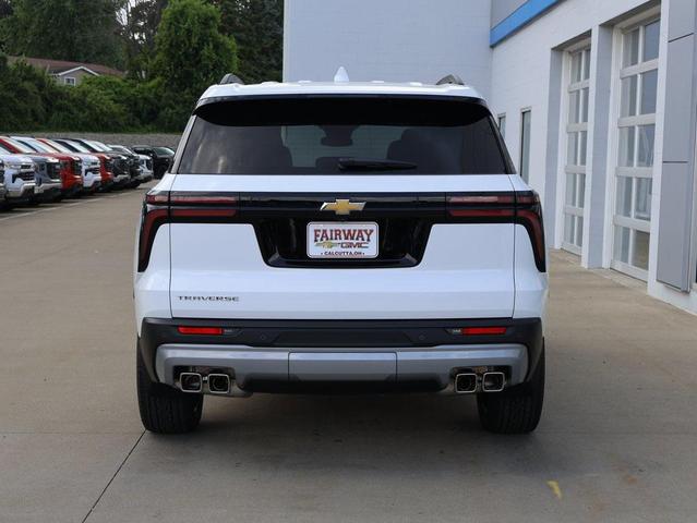 Photo of 2025 Summit White Chevrolet Traverse