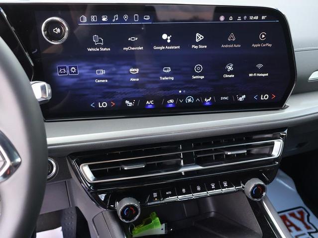 Photo of 2025 Summit White Chevrolet Traverse