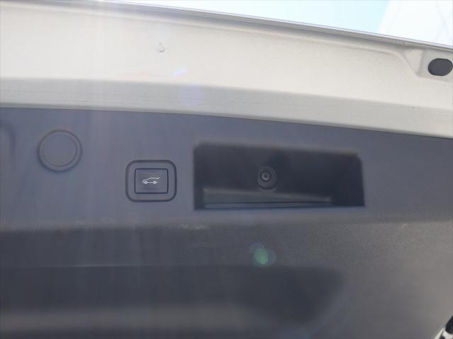 Photo of 2020 Silver Ice Metallic Chevrolet Equinox