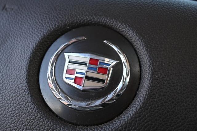 Photo of 2014 White Diamond Tricoat Cadillac Escalade ESV