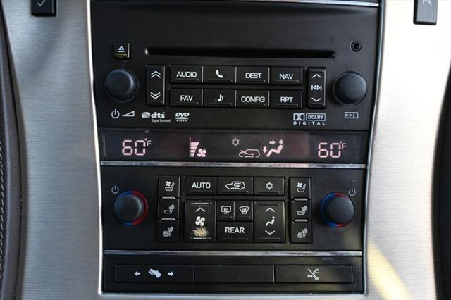 Photo of 2014 White Diamond Tricoat Cadillac Escalade ESV