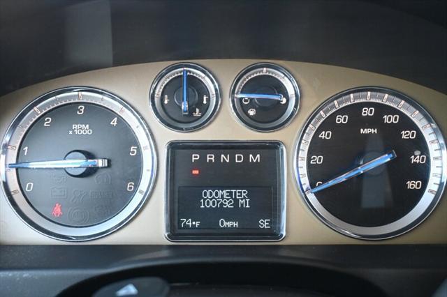 Photo of 2014 White Diamond Tricoat Cadillac Escalade ESV
