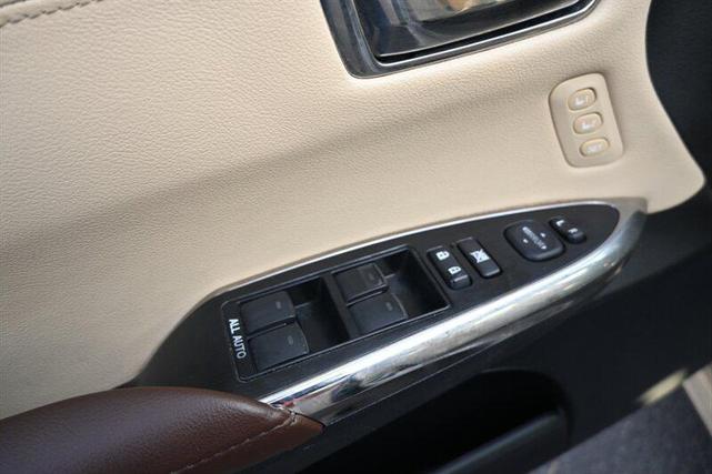 Photo of 2015 Creme Brulee Mica Toyota Avalon Hybrid