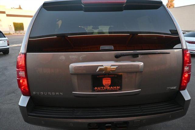 Photo of 2007 Graystone Metallic Chevrolet Suburban