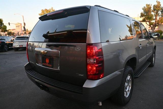 Photo of 2007 Graystone Metallic Chevrolet Suburban