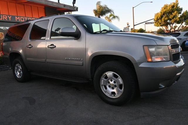 Photo of 2007 Graystone Metallic Chevrolet Suburban