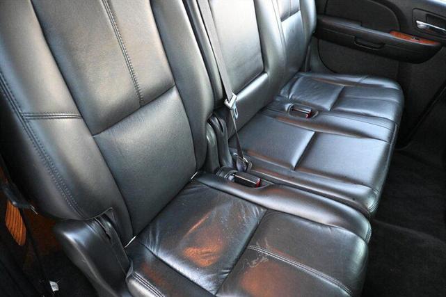 Photo of 2007 Graystone Metallic Chevrolet Suburban
