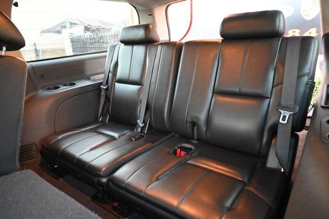 Photo of 2007 Graystone Metallic Chevrolet Suburban