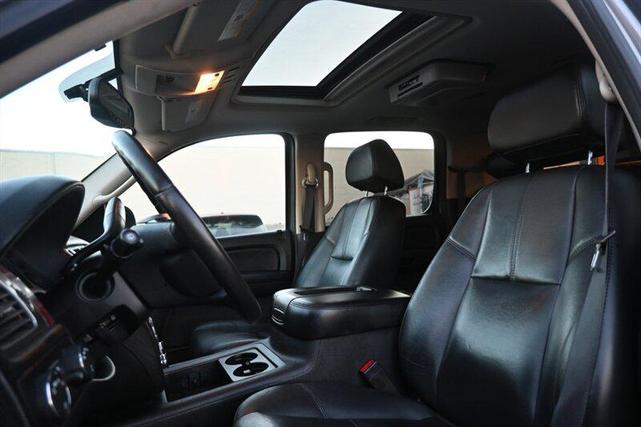 Photo of 2007 Graystone Metallic Chevrolet Suburban