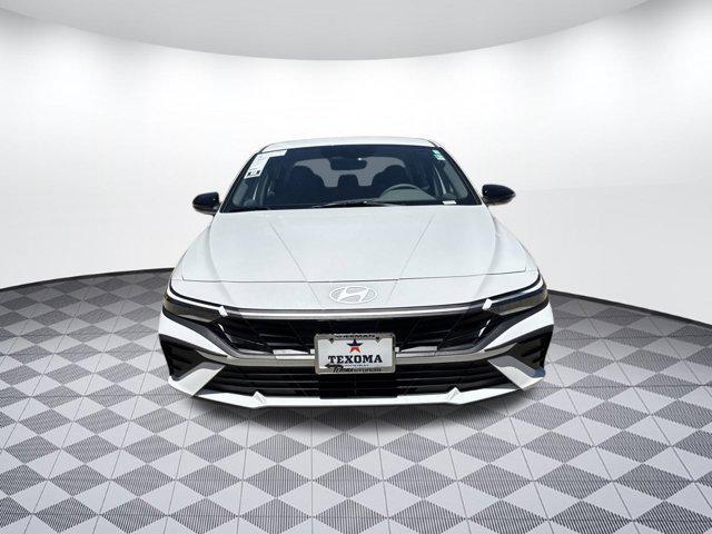 Photo of 2025 White Hyundai ELANTRA HEV