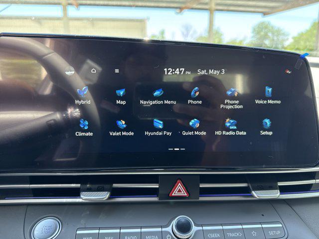 Photo of 2025 White Hyundai ELANTRA HEV