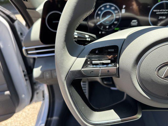 Photo of 2025 White Hyundai ELANTRA HEV