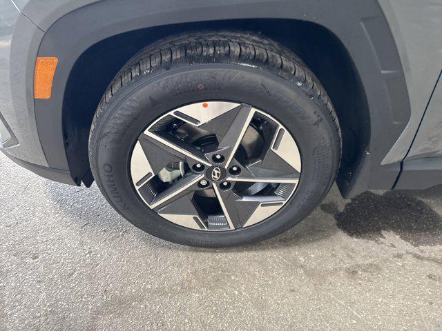 Photo of 2025 Hampton Gray Hyundai TUCSON