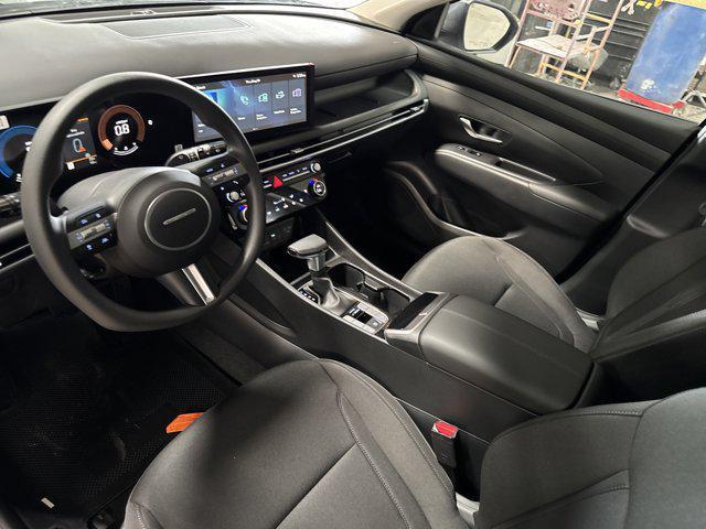 Photo of 2025 Hampton Gray Hyundai TUCSON