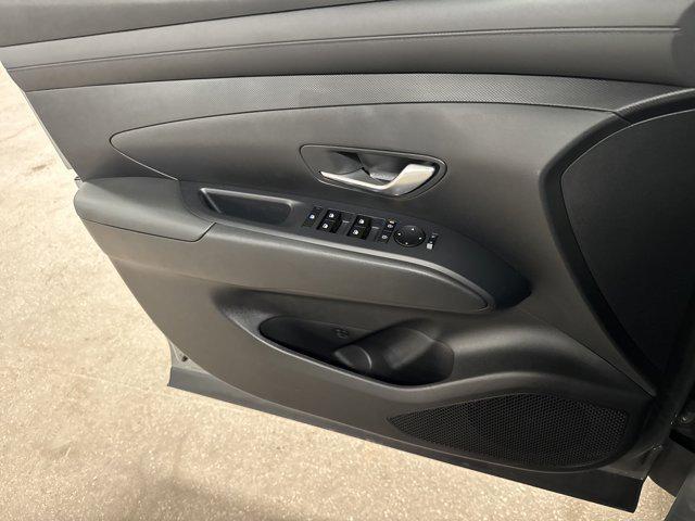 Photo of 2025 Hampton Gray Hyundai TUCSON