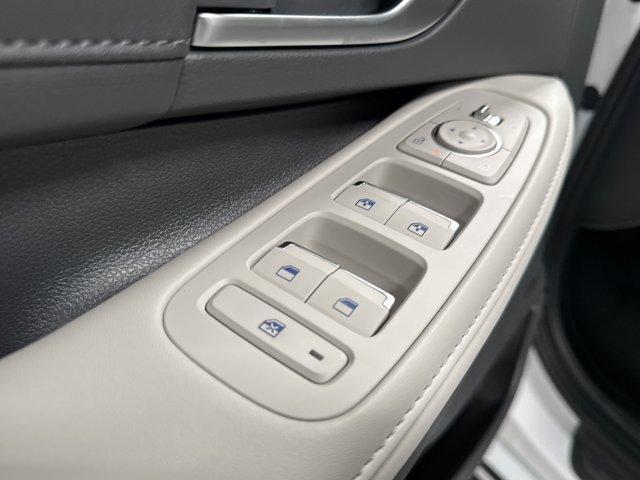 Photo of 2025 White Hyundai SONATA Hybrid