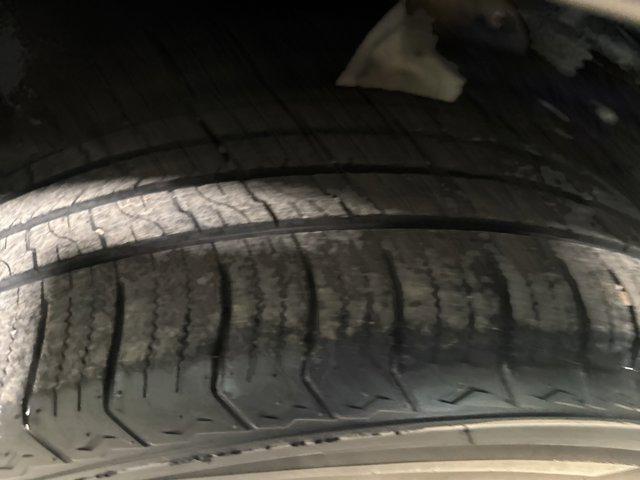 Photo of 2021 Iridescent Pearl Tricoat Chevrolet Traverse