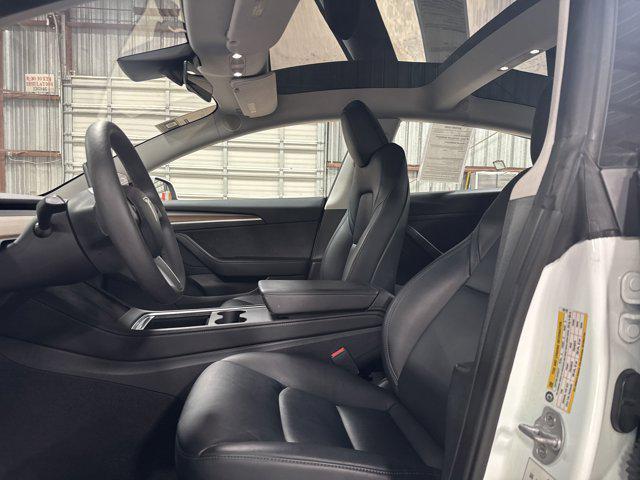 Photo of 2023 White Tesla Model 3