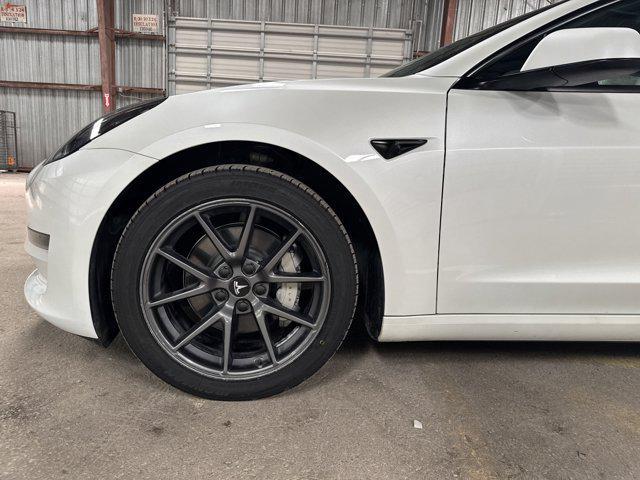 Photo of 2023 White Tesla Model 3