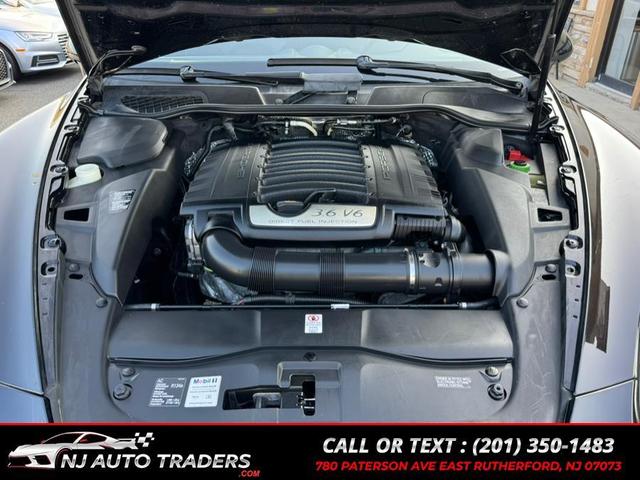 Photo of 2013 Black Porsche Cayenne