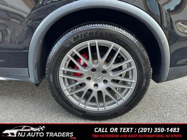 Photo of 2013 Black Porsche Cayenne