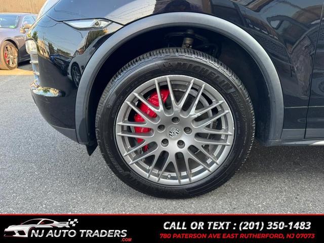 Photo of 2013 Black Porsche Cayenne