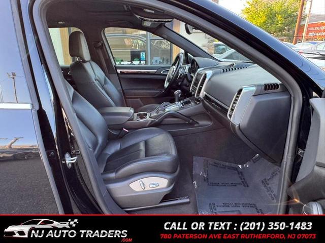 Photo of 2013 Black Porsche Cayenne