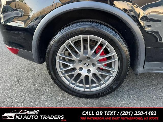 Photo of 2013 Black Porsche Cayenne