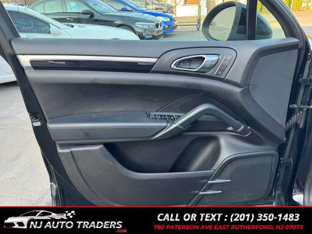 Photo of 2013 Black Porsche Cayenne