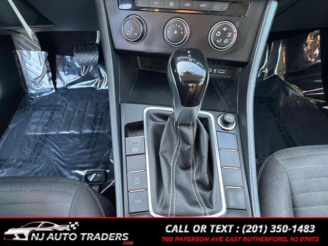 Photo of 2024 Deep Black Pearl Volkswagen Jetta