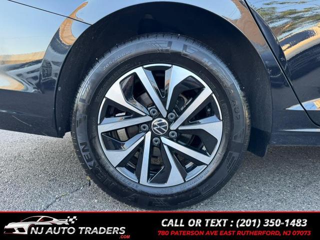 Photo of 2024 Deep Black Pearl Volkswagen Jetta