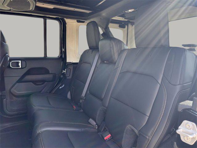 Photo of 2025 Black Clearcoat Jeep Wrangler