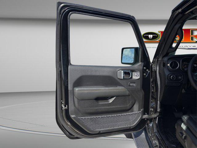Photo of 2025 Black Clearcoat Jeep Wrangler
