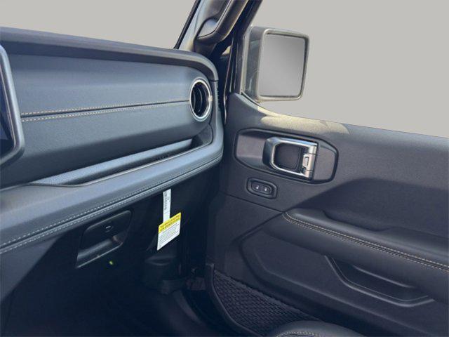 Photo of 2025 Black Clearcoat Jeep Wrangler