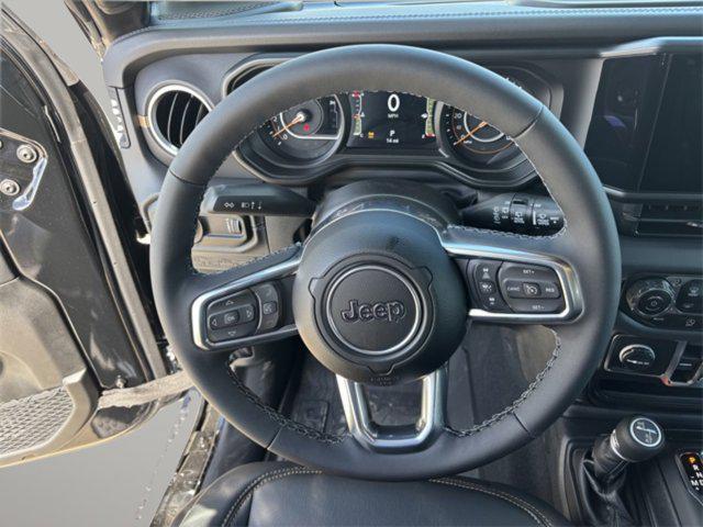 Photo of 2025 Black Clearcoat Jeep Wrangler